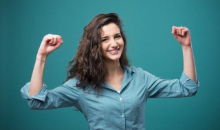 衬衣上的墨汁怎么洗掉 衬衫上的墨汁如何去掉