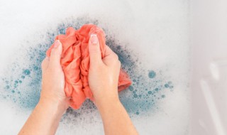 衣服上有记号笔印记怎么洗（衣服上记号笔印子怎么去除）