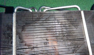 水箱散热片脏怎么清洗 水箱散热片脏怎么清洗多少钱