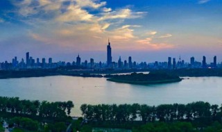 南京市的面积大约是多少平方千米（南京市的面积是6597平方千米）