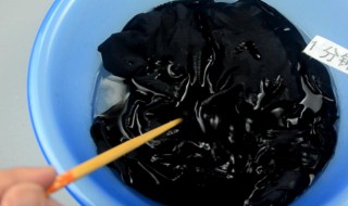 黑色衣服褪色了怎么办（白色的衣服染上黑色了怎么办）