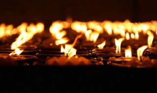 佛灯火命人的禁忌有哪些(佛灯火命最怕什么相克)