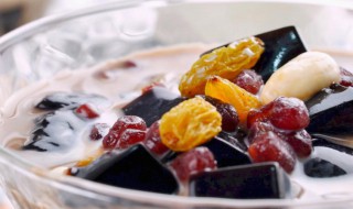 烧仙草是什么饮料（烧仙草是什么饮料做成的）