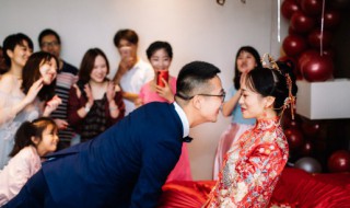 凤冠霞帔的意思 凤冠霞帔的意思是什么