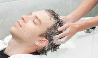 冷水洗头的好处与坏处（春天冷水洗头的好处与坏处）