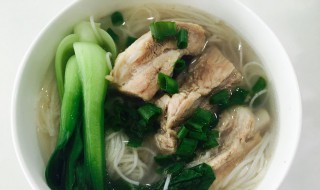 排骨汤面条怎么做好吃（用排骨汤做面条）