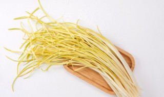 种的蒜苗发黄怎么办（种的蒜苗发黄是怎么回事）