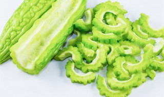 如何挑选苦瓜（如何挑选苦瓜视频）