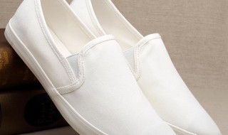 鞋子洗了发黄怎么办（白色鞋子洗了发黄怎么办）