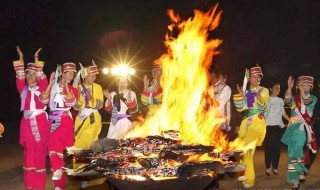 火把节是哪个民族的（泼水节是哪个民族的）