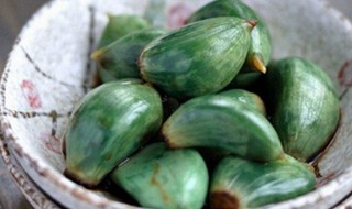 腊八蒜用什么醋泡好吃（腊八蒜用什么醋泡好吃又脆）