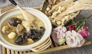 骨头汤里白色的东西是什么 骨头汤里白色的是什么?