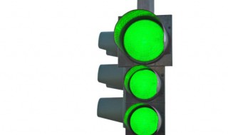 铁路的绿色信号灯代表什么（铁路的绿色信号灯表示）
