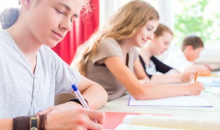 采莲曲古诗（采莲曲古诗意思解释与注释）