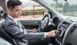 汽车排气管出水是什么原因（汽车排气管出水是什么原因声音不对没动力）