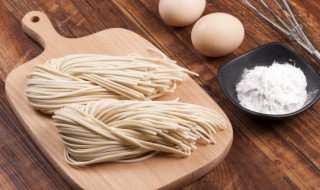 蔬菜辣炒鸡蛋面的做法（蔬菜辣炒鸡蛋面的做法视频）