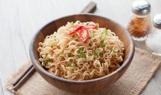 经常吃方便面有什么危害(经常吃方便面有什么危害医生回答)