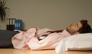 梦见自己剪发什么意思（梦见自己剪头发寓意什么）