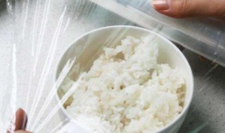 保鲜膜能在微波炉里加热吗? 保鲜膜能在微波炉里加热吗视频