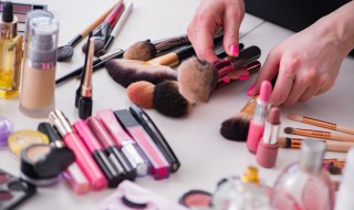 飞机上能不能带化妆品 飞机不能带的东西清单