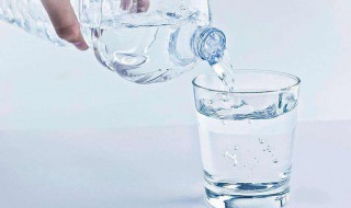 屈臣氏蒸馏水和饮用水的区别（屈臣氏蒸馏水好喝不）
