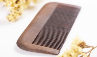 牛角梳有一股臭味是怎么回事（30元可以买到真的牛角梳吗）