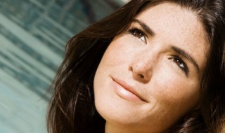 怎么才能去除色斑（怎么才能去除色斑的方法）