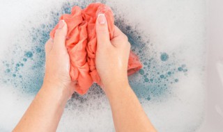 衣服上的泥渍怎么洗 衣服上的泥渍怎么去除小窍门