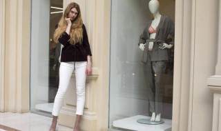 白裤子沾上油渍怎么洗（白裤子沾了油渍怎么洗）