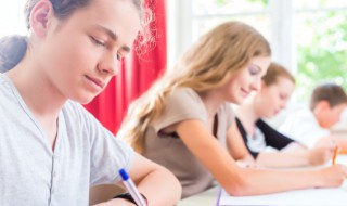 俤怎么读 卐怎么读