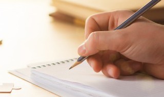 小学生阅读感想怎么写（小学生课外阅读100篇）