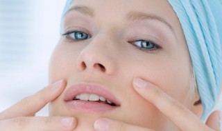 脸上有刺痛感（脸上有刺痛感和灼烧感怎么办）