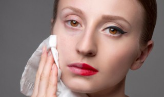 敷面膜感觉脸上辣辣的怎么回事 敷面膜感觉脸上辣辣的怎么回事 不是过敏