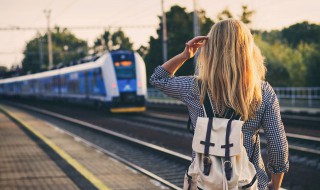 z开头的火车有没有充电的地方（z开头的火车硬座有没有充电的地方）