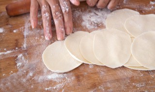 饺子皮用冷水还是热水 蒸速冻饺子用冷水还是热水