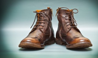 油蜡皮和牛皮区别（油蜡皮和牛皮区别在哪）