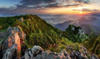 噫吁嚱怎么读（噫吁嚱怎么读音）