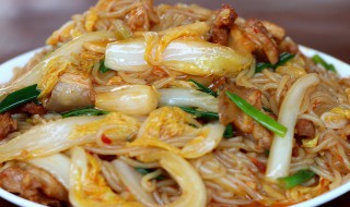 白菜炒粉条的家常做法 包菜炒粉丝的家常做法