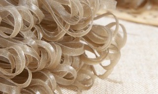 苕粉是什么做的（苕粉和红薯粉有什么区别）