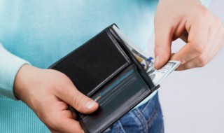 钱被水洗了如何变新的 钱被水洗了会缩小吗