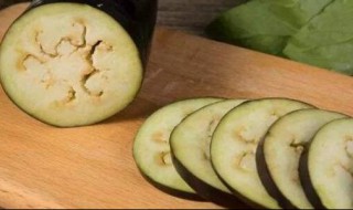 茄子切好后怎么保存不发黑（茄子切好后怎么保存一夜不发黑）