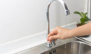 一升水是多少斤（桶装水多少升）