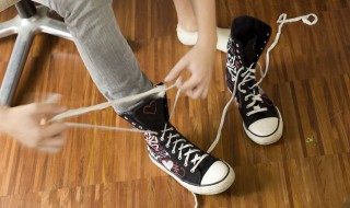 鞋头凹陷一道沟怎么办 马丁靴鞋头凹陷一道沟怎么办