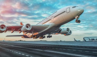 飞机提前一个小时到机场来得及吗（飞机提前1个小时到机场来得及吗）