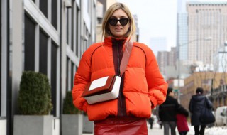 羽绒服不能干洗那洗衣店是怎么洗的（羽绒服拿去干洗店洗的干净吗）