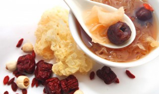 银耳怎么炖才能成胶状（银耳怎么炖才能成胶状物）