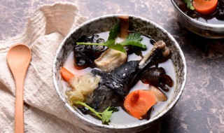 乌鸡怎么炖好喝（乌鸡怎么煲汤好喝）