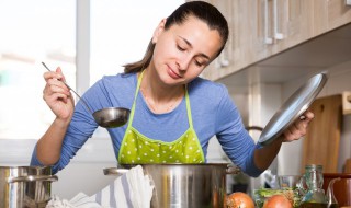 孕妇喝鸽子汤怎么炖最营养 孕妇喝鸽子汤放什么材料好