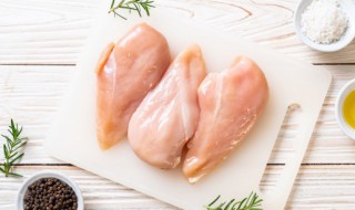 鸡肉炖什么（鸡肉炖什么汤好喝）