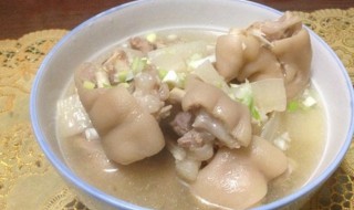 猪蹄炖什么（猪蹄炖什么配菜好吃）